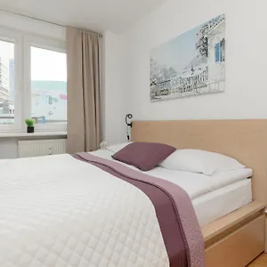 https://apt-chmielna-100.warsawhotelspoland.com